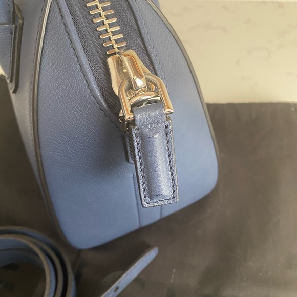 AUTHENTIC GIVENCHY MINI ANTIGONA - Picture 7 of 12